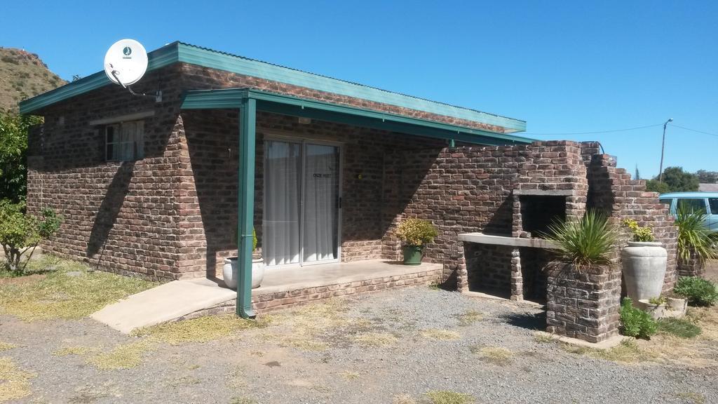 Onze Rust Guest House And Caravanpark Colesberg Exterior foto